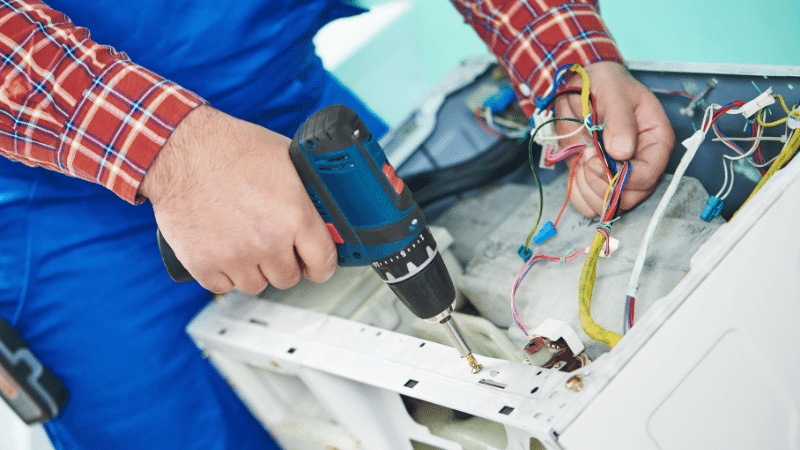 Bakırköy Vaillant Vaillant çamaşır makinesi kart tamiri – Su almama arızası orijinal parça ile giderildi. - Teknik servis örneği